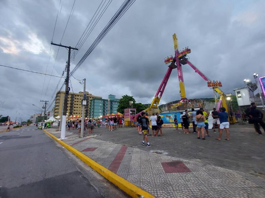 Pe Na Areia 3 Mercados Na Rua Centro De Mongagua Villa Exterior foto