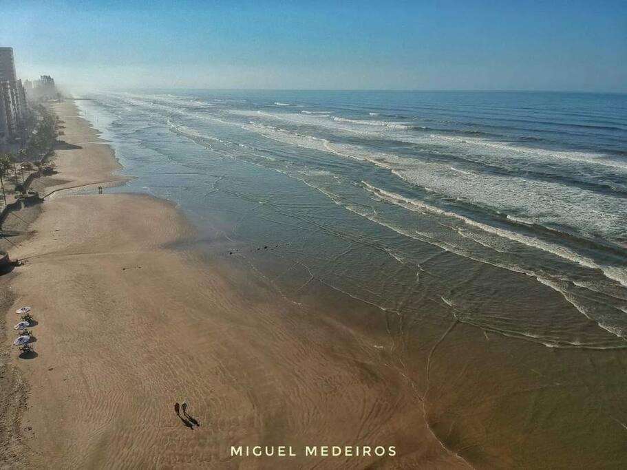 Pe Na Areia 3 Mercados Na Rua Centro De Mongagua Villa Exterior foto