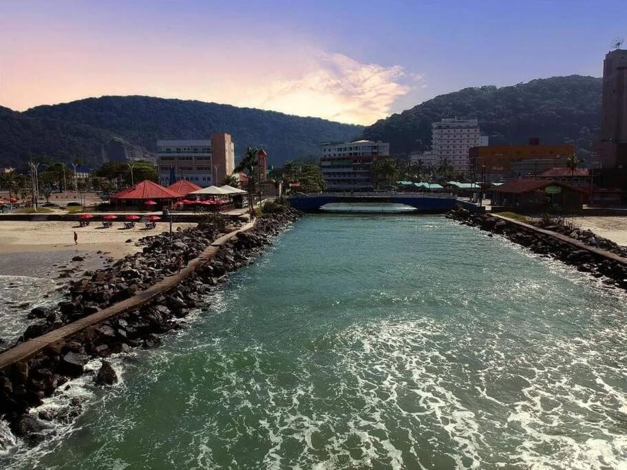 Pe Na Areia 3 Mercados Na Rua Centro De Mongagua Villa Exterior foto